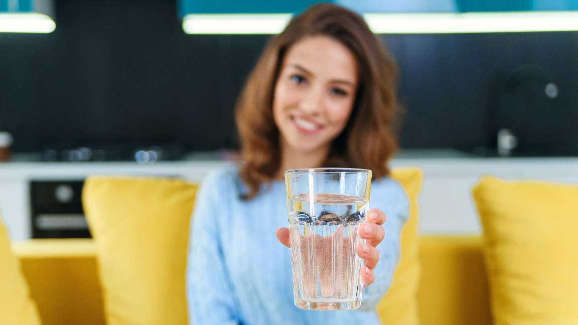 Quanta acqua dovrebbe bere al giorno?