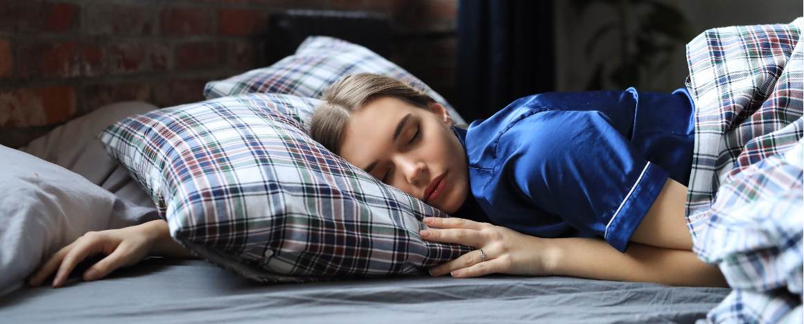 CBD for Sleep : Research, Benefits, and Dosage Tips