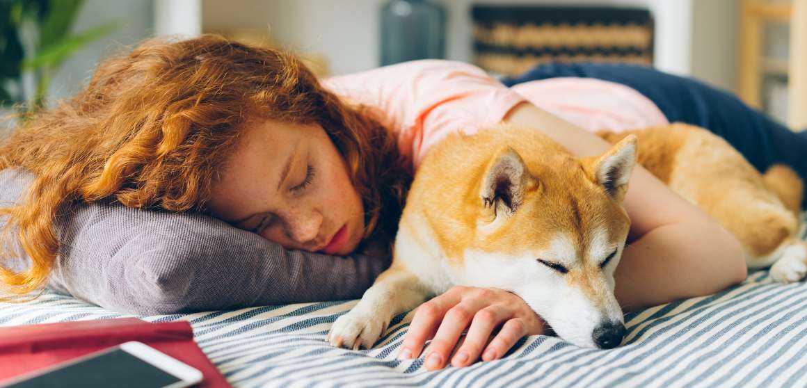 Dormire con gli animali domestici: qualità del sonno e salute